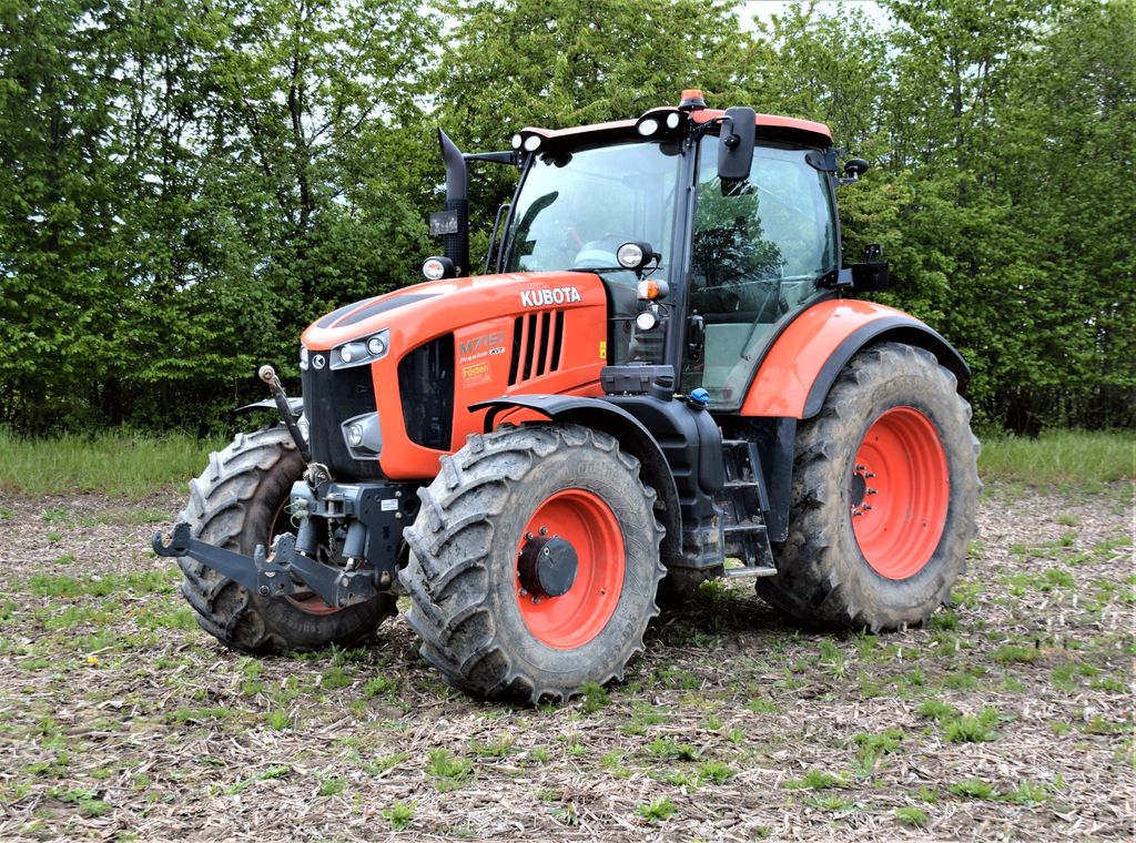 Kubota M7151
